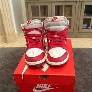 Nike Air Jordan 1 Retro High OG Shoes “ boys size 3”